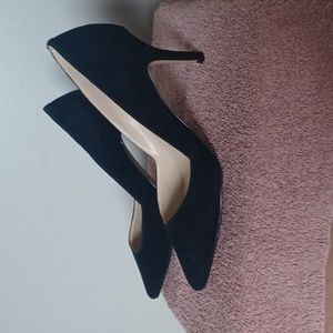 MARC FISHER heels Womens 7M black suade leather,